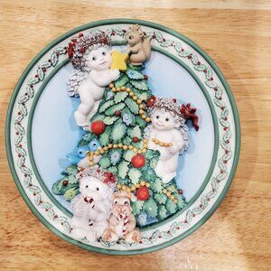 The Hamilton Collection - 1996 Annual Christmas Plate - "The Finishing Touches"